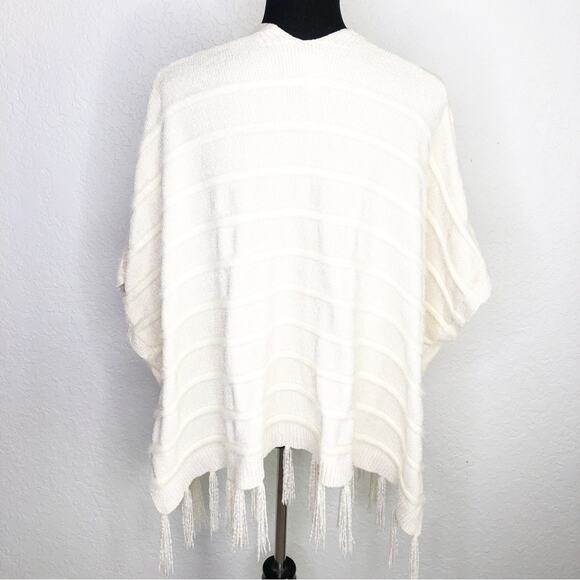 Anthropologie Akemi + Kin cream off white open front fringe poncho sweater O/S - Picture 15 of 16